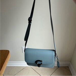 Beautiful Coach leather bag. Excellent condition